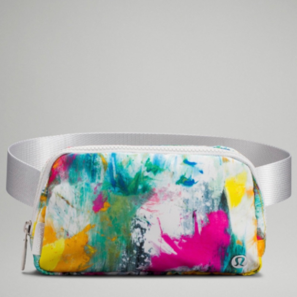 EVERYWHERE BELT BAG *EXTENDED STRAP
No Limits White Multi
Size: ONE SIZE